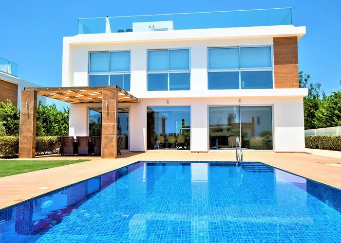 Luxurioese Mit Privatem Pool Und Whirlpool By Interhome Σπίτι διακοπών *