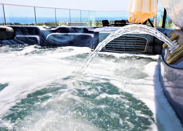 Luxurioese Mit Privatem Pool Und Whirlpool By Interhome Σπίτι διακοπών *