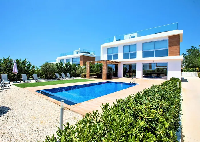 Luxurioese Mit Privatem Pool Und Whirlpool By Interhome Πέγεια