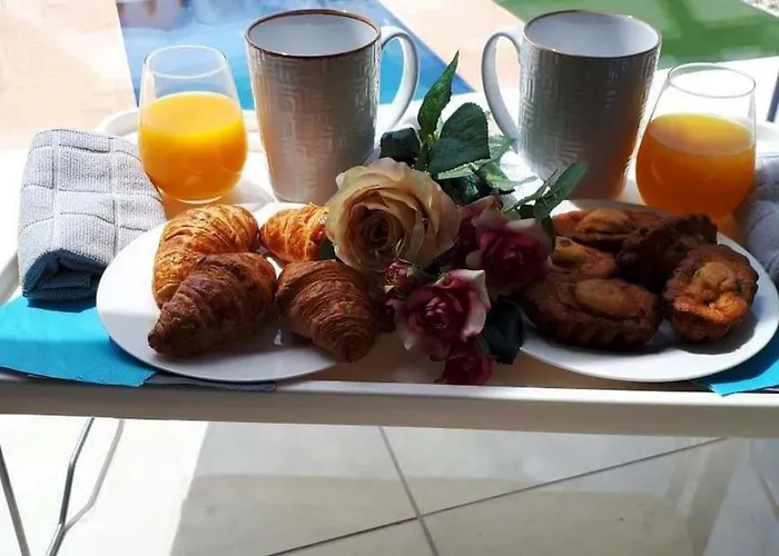 Luxurioese Mit Privatem Pool Und Whirlpool By Interhome Σπίτι διακοπών Πέγεια