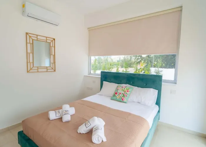 Luxurioese Mit Privatem Pool Und Whirlpool By Interhome