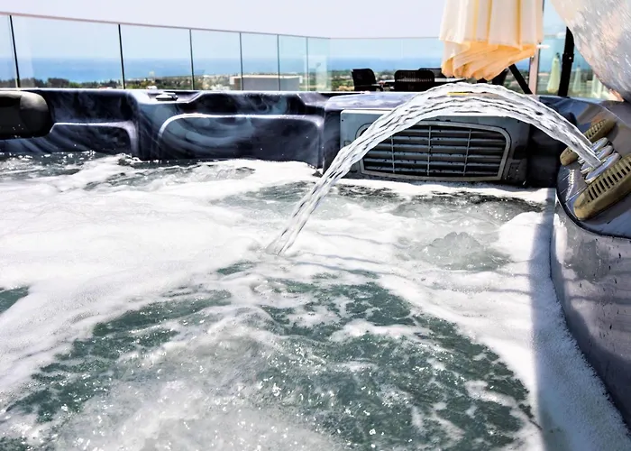 Luxurioese Mit Privatem Pool Und Whirlpool By Interhome Σπίτι διακοπών *