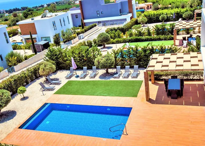 Luxurioese Mit Privatem Pool Und Whirlpool By Interhome Σπίτι διακοπών Πέγεια