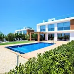 Luxurioese Mit Privatem Pool Und Whirlpool By Interhome بييا