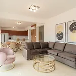 بيت للعطل Luxurioese Mit Privatem Pool Und Whirlpool By Interhome
