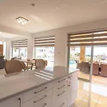 Luxurioese Mit Privatem Pool Und Whirlpool By Interhome *