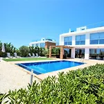 Luxurioese Mit Privatem Pool Und Whirlpool By Interhome *