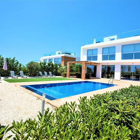 Luxurioese Mit Privatem Pool Und Whirlpool By Interhome *