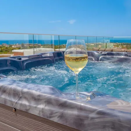 Luxurioese Mit Privatem Pool Und Whirlpool By Interhome * Pegeia