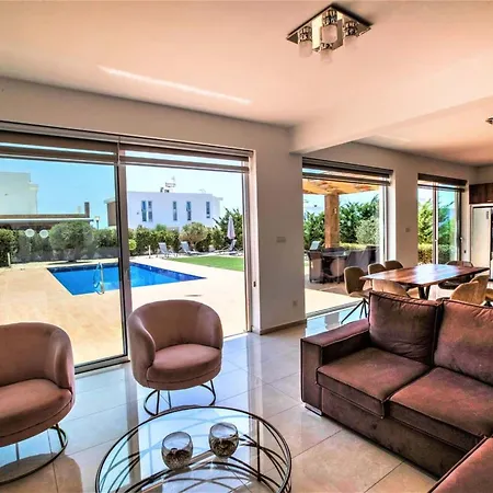 Luxurioese Mit Privatem Pool Und Whirlpool By Interhome *