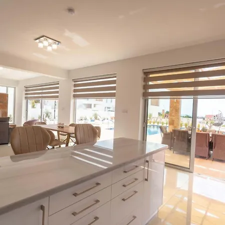 Luxurioese Mit Privatem Pool Und Whirlpool By Interhome *