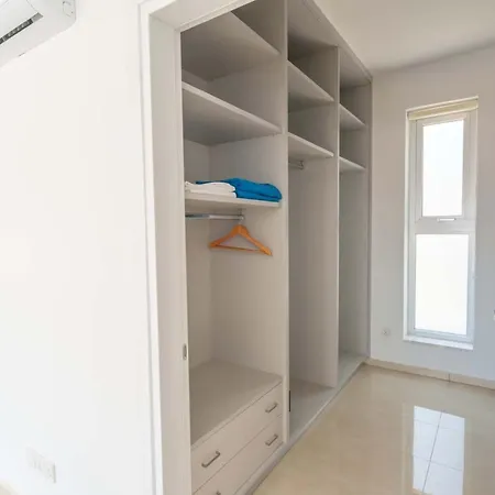 Prázdninový dům Luxurioese Mit Privatem Pool Und Whirlpool By Interhome Pegeia