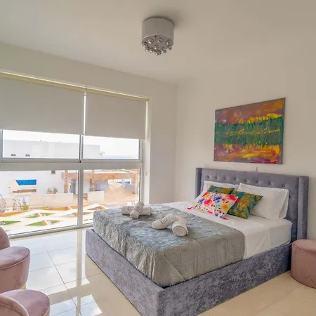 Prázdninový dům Luxurioese Mit Privatem Pool Und Whirlpool By Interhome *
