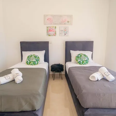 Prázdninový dům Luxurioese Mit Privatem Pool Und Whirlpool By Interhome *