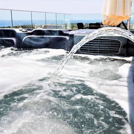 Luxurioese Mit Privatem Pool Und Whirlpool By Interhome Prázdninový dům *