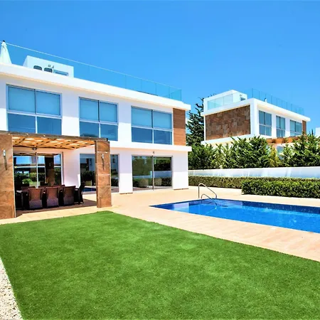 Luxurioese Mit Privatem Pool Und Whirlpool By Interhome Prázdninový dům *