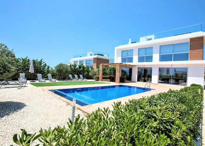 Luxurioese Mit Privatem Pool Und Whirlpool By Interhome *