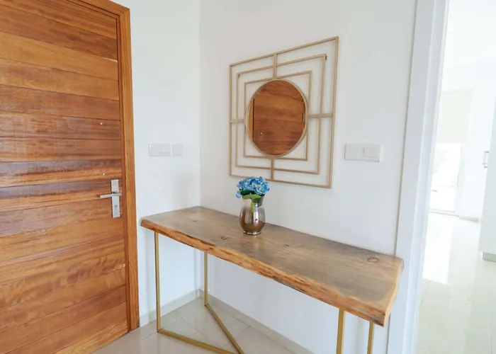 Luxurioese Mit Privatem Pool Und Whirlpool By Interhome