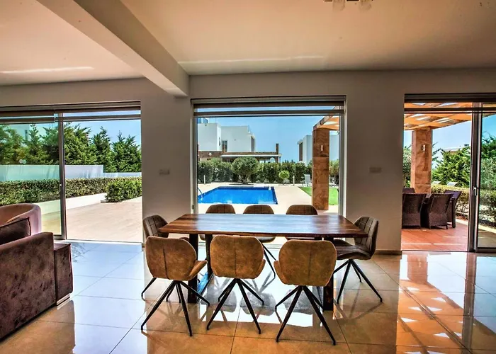 Luxurioese Mit Privatem Pool Und Whirlpool By Interhome Prázdninový dům