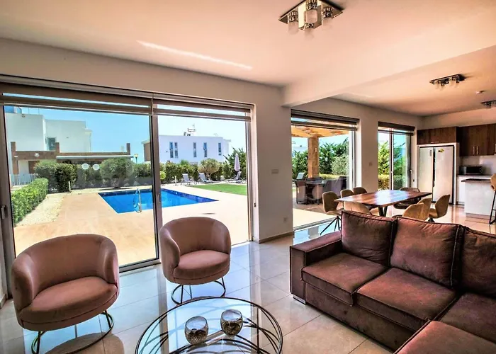 Luxurioese Mit Privatem Pool Und Whirlpool By Interhome *