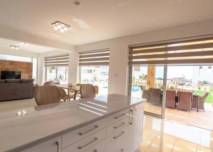 Luxurioese Mit Privatem Pool Und Whirlpool By Interhome *