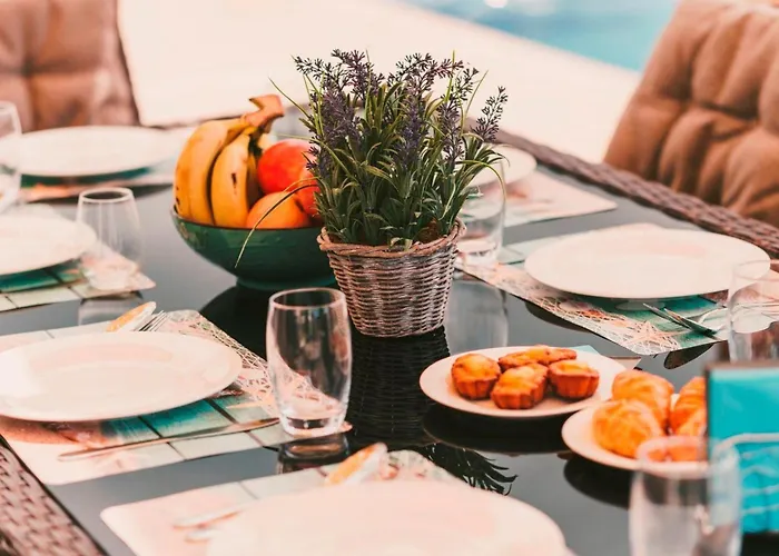 Luxurioese Mit Privatem Pool Und Whirlpool By Interhome Prázdninový dům *