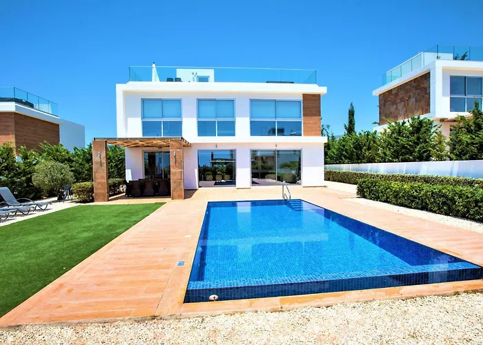 Luxurioese Mit Privatem Pool Und Whirlpool By Interhome * Pegeia