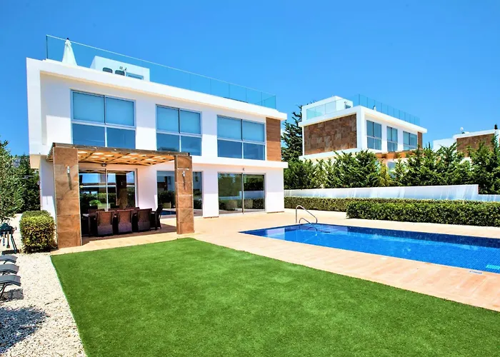 Luxurioese Mit Privatem Pool Und Whirlpool By Interhome Prázdninový dům *